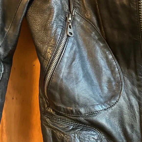 Doma Black Leather Jacket with Hoodie - Picture 8 of 9